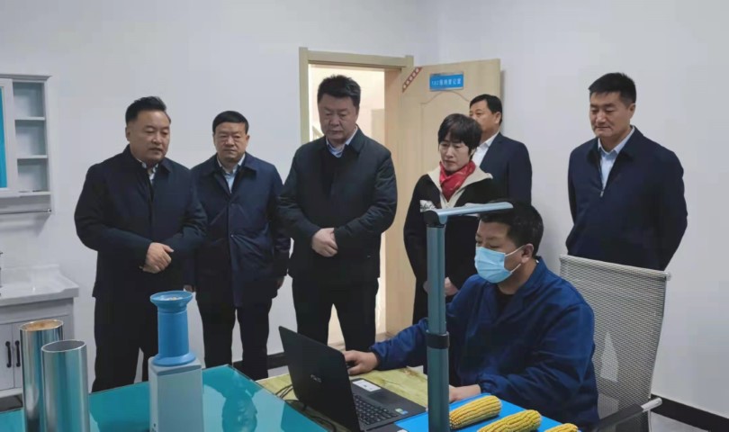 酒泉市政府黨組成員、副市長(zhǎng)哈里別克來(lái)敦煌種業(yè)調(diào)研指導(dǎo)工作